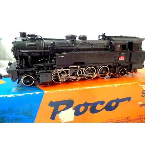 2064 - Roco Black S.N.C.F. 141.TA.501.
Very good condition, missing front light cover, wrong box. P&P Group... 