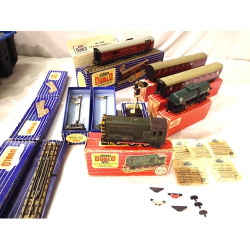 2082 - Hornby Dublo 2 and 3 mail including 2231 Diesel Shunter, 4685 Caustic Liquor, 4052 Coach, 4084 Subur... 