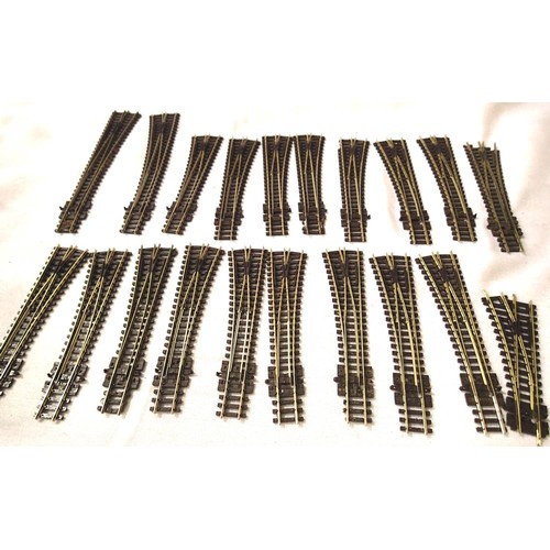 2085 - Twenty Peco N Gauge points, all good some sleepers damages, ex layout. P&P Group 1 (£14+VAT for the ... 