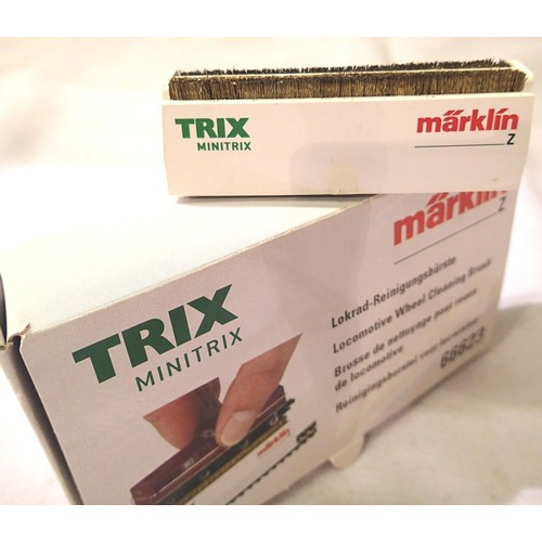 2087 - TMX/Marklin N Gauge locomotive wheel cleaning brush, new and boxed. P&P Group 1 (£14+VAT for the fir... 