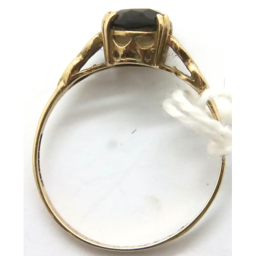 10 - 9ct gold stone set ring, size N, 1.2g. P&P Group 1 (£14+VAT for the first lot and £1+VAT for subsequ... 