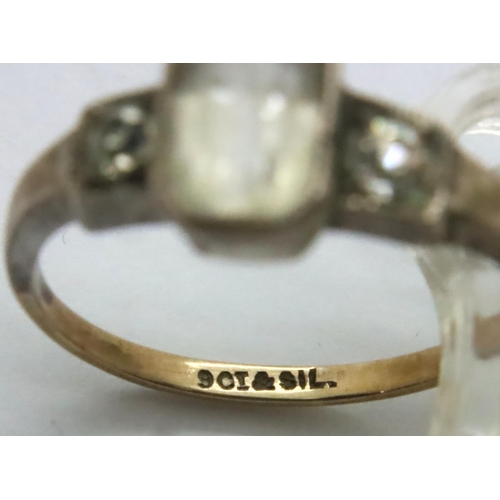 21 - 9ct gold and silver stone set ring, size P/Q, 2.2g. P&P Group 1 (£14+VAT for the first lot and £1+VA... 