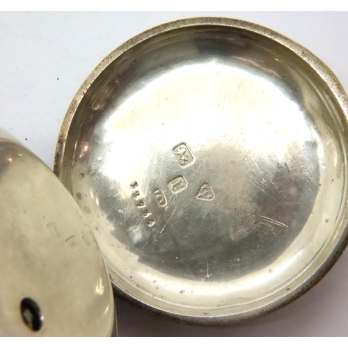 86 - Silver pocket watch with key. P&P Group 1 (£14+VAT for the first lot and £1+VAT for subsequent lots)