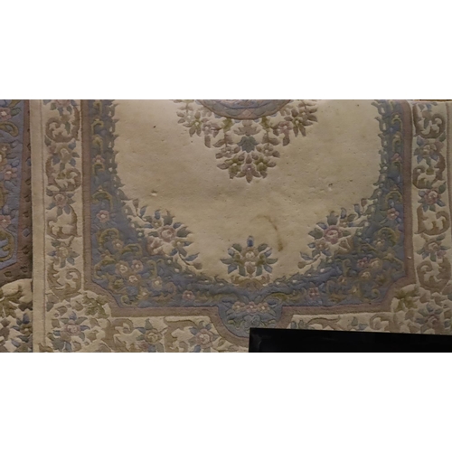 458 - Large cream ground wool rug. Not available for in-house P&P, contact Paul O'Hea at Mailboxes on 0192... 