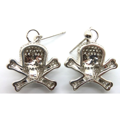 42 - 18ct white gold 1.5ct diamond skull and crossbones earrings, 8.3g. P&P Group 1 (£14+VAT for the firs... 