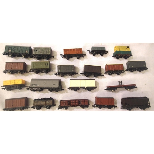 2061 - Twenty N Gauge unboxed wagons, various makes and types, some weathered, mostly in good condition. P&... 