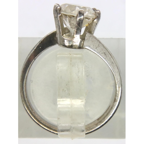 19 - Silver solitaire ring, size L/M. P&P Group 1 (£14+VAT for the first lot and £1+VAT for subsequent lo... 