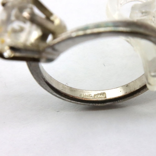 19 - Silver solitaire ring, size L/M. P&P Group 1 (£14+VAT for the first lot and £1+VAT for subsequent lo... 