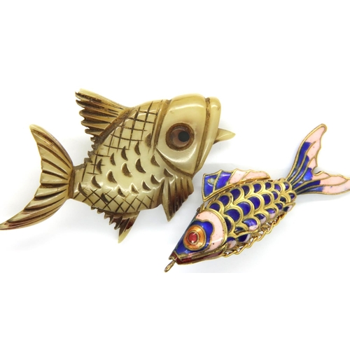 73 - French fish brooch and an articulated fish pendant. P&P Group 1 (£14+VAT for the first lot and £1+VA... 