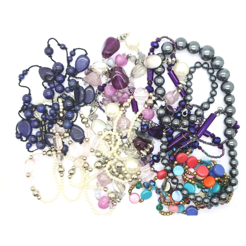 84 - Tray of costume jewellery necklaces. P&P Group 1 (£14+VAT for the first lot and £1+VAT for subsequen... 
