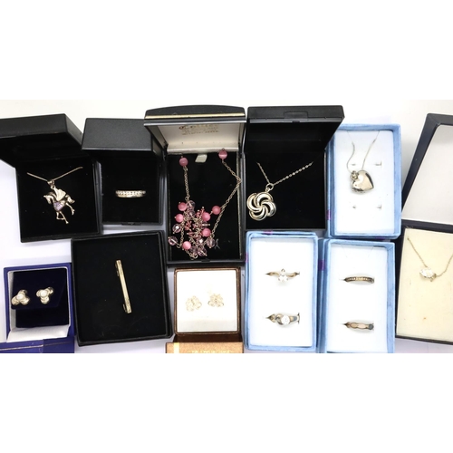 91 - Eleven items of boxed silver jewellery. P&P Group 1 (£14+VAT for the first lot and £1+VAT for subseq... 
