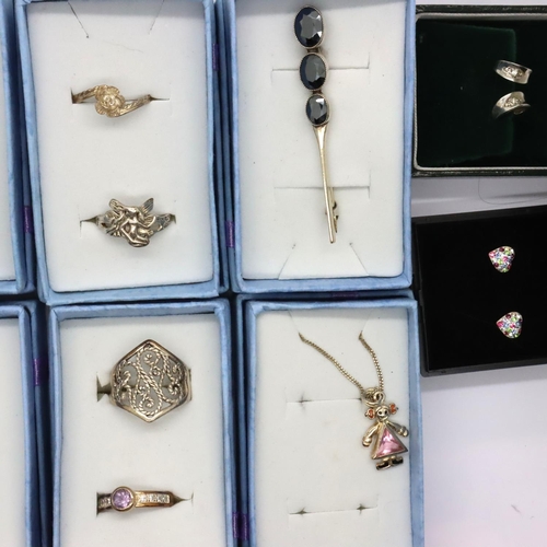 92 - Ten items of boxed silver jewellery. P&P Group 1 (£14+VAT for the first lot and £1+VAT for subsequen... 