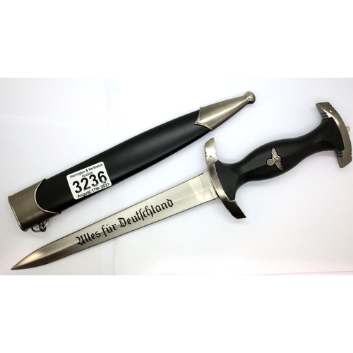 3236 - Reproduction SS dagger. P&P Group 2 (£18+VAT for the first lot and £3+VAT for subsequent lots)