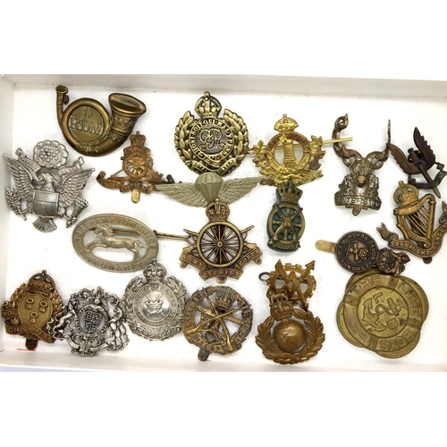 3258 - Twenty mainly British cap badges. P&P Group 1 (£14+VAT for the first lot and £1+VAT for subsequent l... 