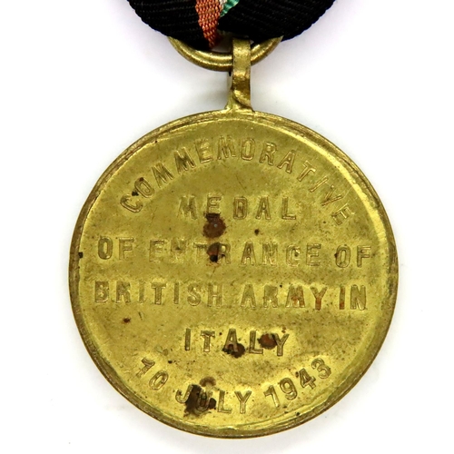 3268 - British 8th Army Entrance of Italy 10 July 1943 commemorative medal. P&P Group 1 (£14+VAT for the fi... 