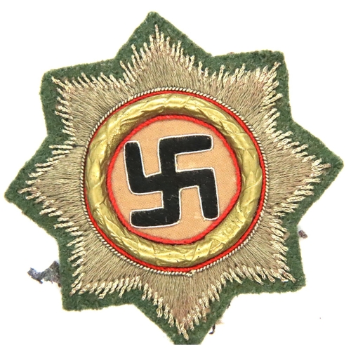 3271 - German WWII period embroidered Deutsche Cross, gold grade with green cloth back. P&P Group 2 (£18+VA... 