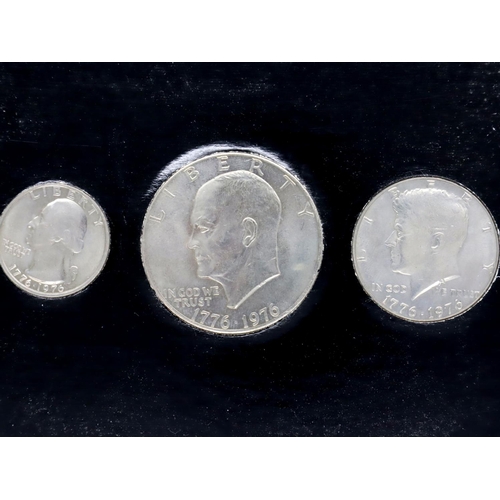 3159 - 1976 USA Bicentennial American three coin set, boxed. P&P Group 1 (£14+VAT for the first lot and £1+... 