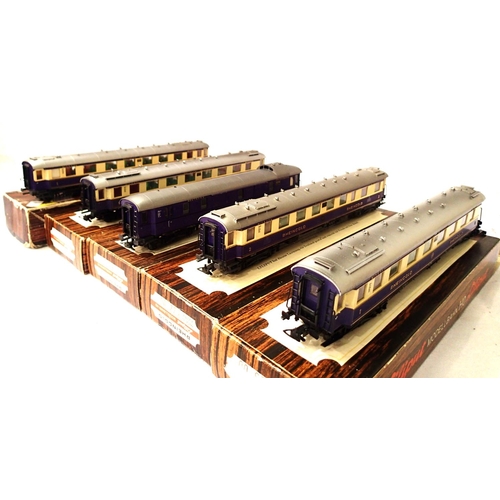 2060 - Five Liliput Rheingold, Mitropa Deutsche Reichsbahn coaches, purple/cream, six ladders missing in ve... 