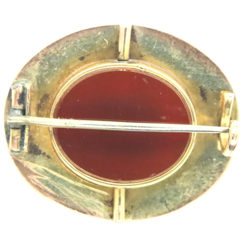 27 - 19th century 9ct gold swivel brooch mounted with bloodstone and carnelian, marks rubbed, L: 3 cm, 6.... 