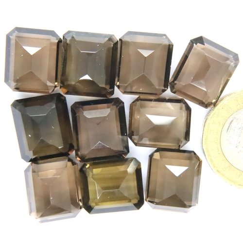 31 - Ten loose smokey quartz stones, each 14 x 12 mm. P&P Group 1 (£14+VAT for the first lot and £1+VAT f... 