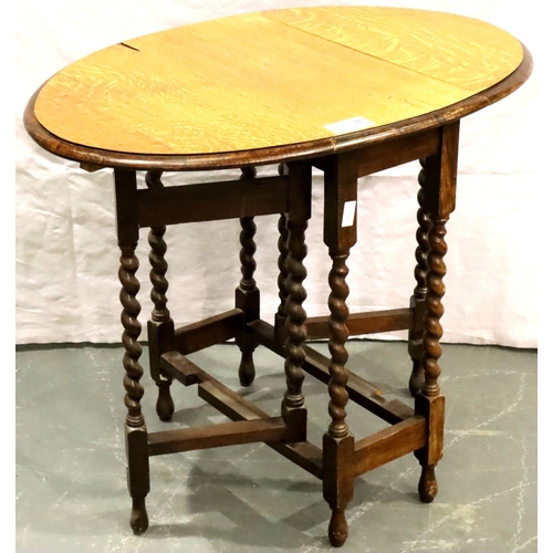 467 - Small oak table on barley twist supports, 92 x 63 x 73 cm H. Not available for in-house P&P, contact... 