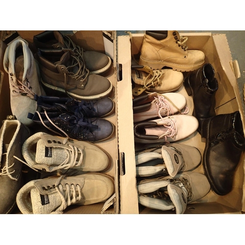 1325 - Ten pairs of ladies boots, including Adidas, sizes S and 6, all used, mostly good condition. Not ava... 