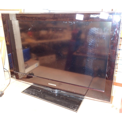 1385 - Samsung LA328330KIE flat screen TV. Not available for in-house P&P, contact Paul O'Hea at Mailboxes ... 