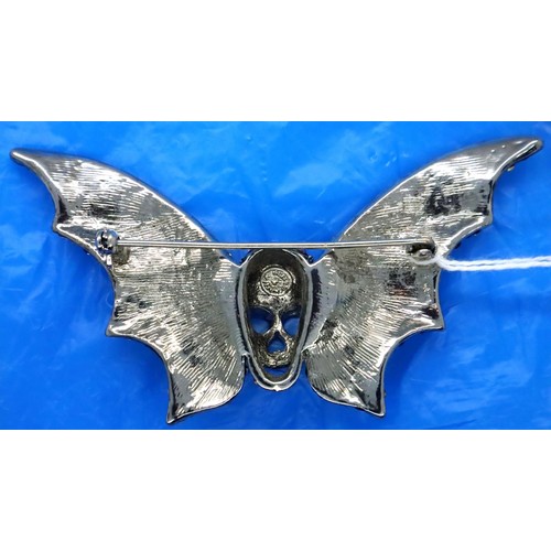 97 - Butler and Wilson Bat winged skull. P&P Group 1 (£14+VAT for the first lot and £1+VAT for subsequent... 