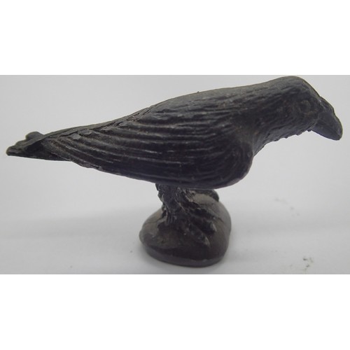 143 - Two small bronze bird figurines, largest H: 35 mm. P&P Group 1 (£14+VAT for the first lot and £1+VAT... 