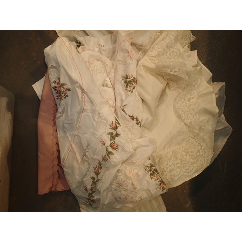 1251 - A box of mixed cream coloured linens. Not available for in-house P&P, contact Paul O'Hea at Mailboxe... 