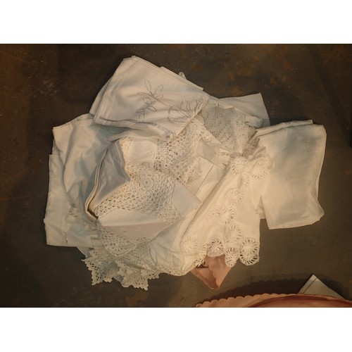 1251 - A box of mixed cream coloured linens. Not available for in-house P&P, contact Paul O'Hea at Mailboxe... 