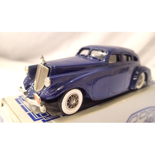 2086 - Brooklin Models 1/43 scale diecast 1933 Pierce Arrow Collectors Club fourth members model, in very n... 