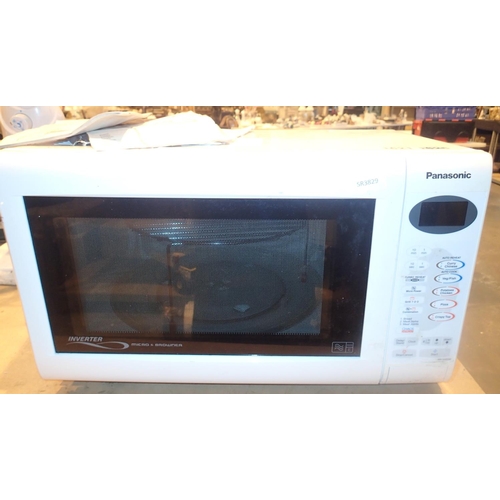 1621 - Panasonic microwave and browner. Not available for in-house P&P, contact Paul O'Hea at Mailboxes on ... 