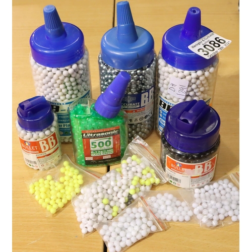 3086 - Collection of plastic BB pellets. P&P Group 1 (£14+VAT for the first lot and £1+VAT for subsequent l... 