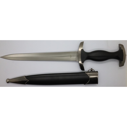 3153 - Contemporary SS honour dagger copy with scabbard. P&P Group 2 (£18+VAT for the first lot and £3+VAT ... 