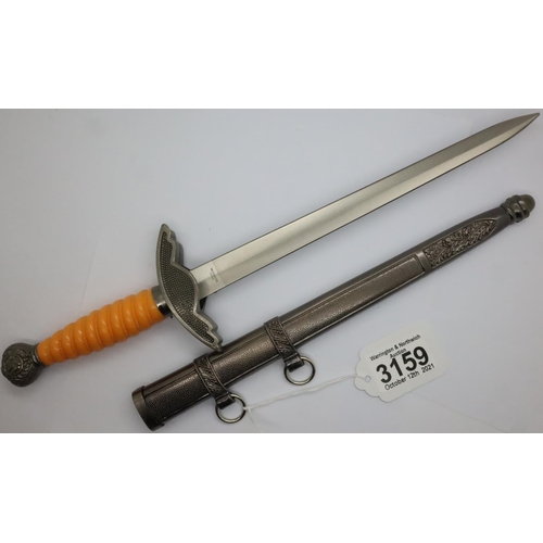 3159 - German WWII replica Luftwaffe ceremonial dagger with steel scabbard. P&P Group 2 (£18+VAT for the fi... 