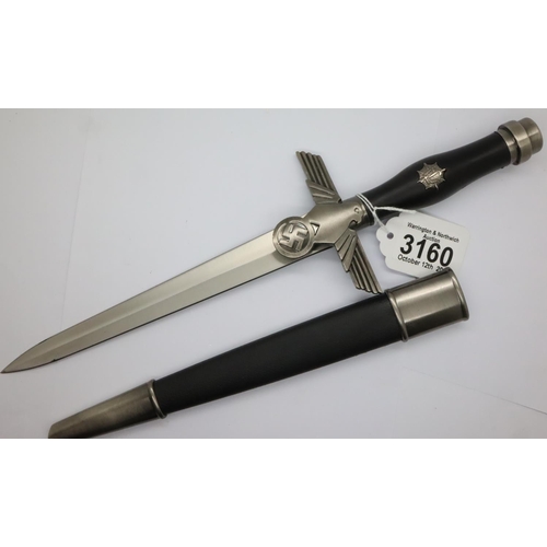 3160 - RLB; a contemporary officers parade dagger copy with scabbard. P&P Group 2 (£18+VAT for the first lo... 