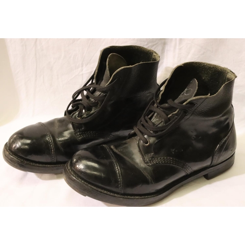 3171 - Pair of British military issue boots, UK size 9. P&P Group 2 (£18+VAT for the first lot and £3+VAT f... 