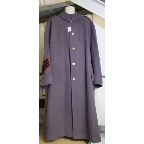 3178 - Grenadier Guards grey overcoat with sergeant stripes to right arm. P&P Group 3 (£25+VAT for the firs... 