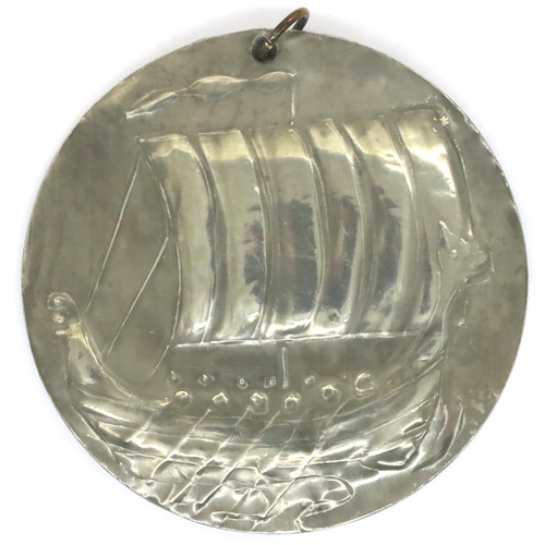 62 - Arts and Crafts style Viking ship pendant c1930, D: 63 mm. P&P Group 1 (£14+VAT for the first lot an... 