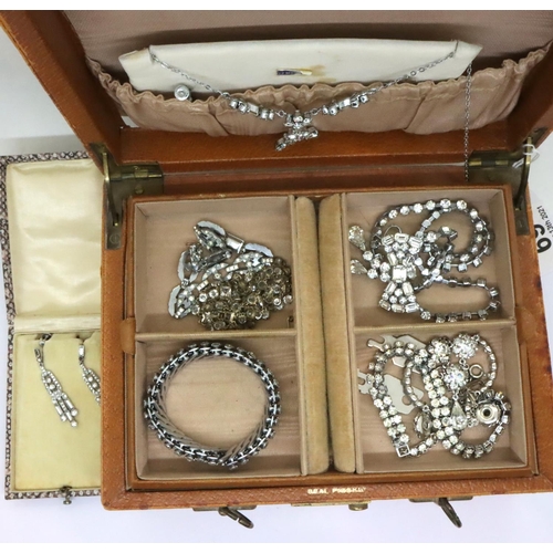 69 - Jewellery box containing diamante items. P&P Group 1 (£14+VAT for the first lot and £1+VAT for subse... 