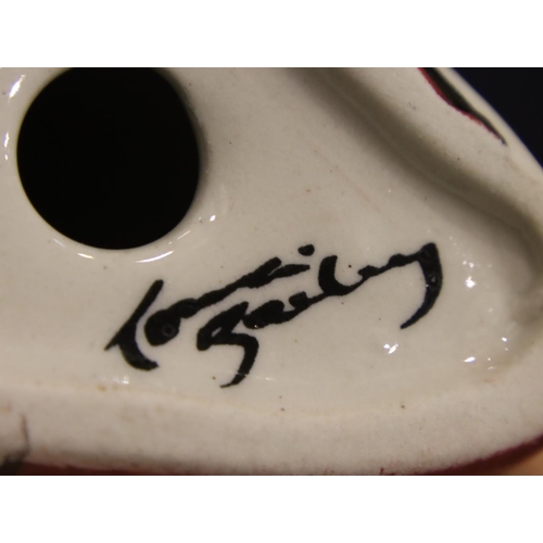 180 - Lorna Bailey Art Deco cat, H: 19 cm. No cracks, chips or visible restoration. P&P Group 1 (£14+VAT f... 