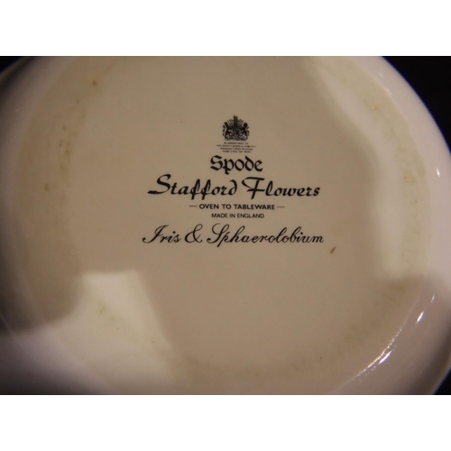 181 - Spode Oven to Tableware, six pieces in the Stafford Flowers pattern, no chips, cracks or visible res... 