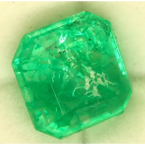 20 - Loose 10.57cts certified natural square cut emerald. P&P Group 1 (£14+VAT for the first lot and £1+V... 