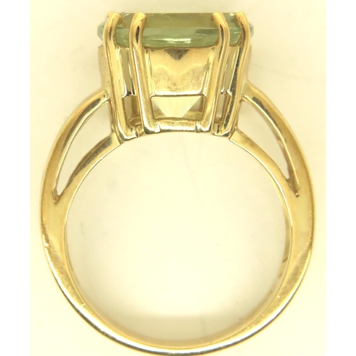 23 - 9ct yellow gold topaz solitaire ring, size N, 6.0g. P&P Group 1 (£14+VAT for the first lot and £1+VA... 