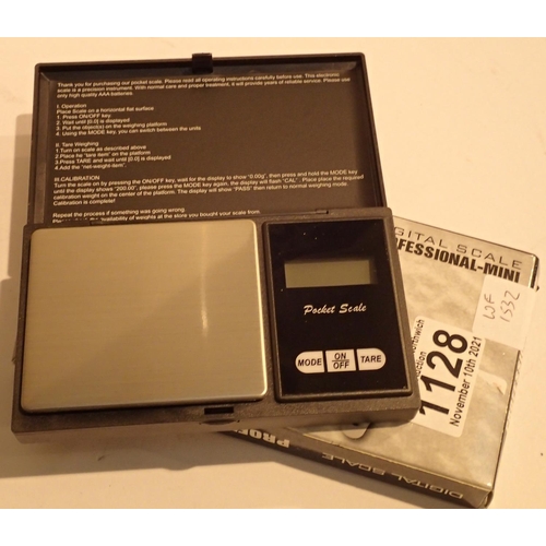 1128 - Boxed Professional 500g digital jewellery scale. P&P Group 1 (£14+VAT for the first lot and £1+VAT f... 