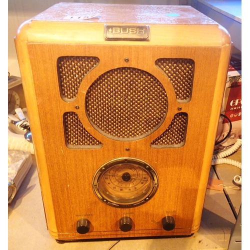 1157 - Vintage Bush radio. Not available for in-house P&P, contact Paul O'Hea at Mailboxes on 01925 659133