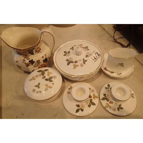 1272 - Collection of mixed ceramics to include a trinket pot. Not available for in-house P&P, contact Paul ... 