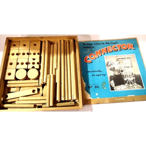 2156 - Connector wooden building set, Danish architect Willy Fangel, set 80. P&P Group 2 (£18+VAT for the f... 