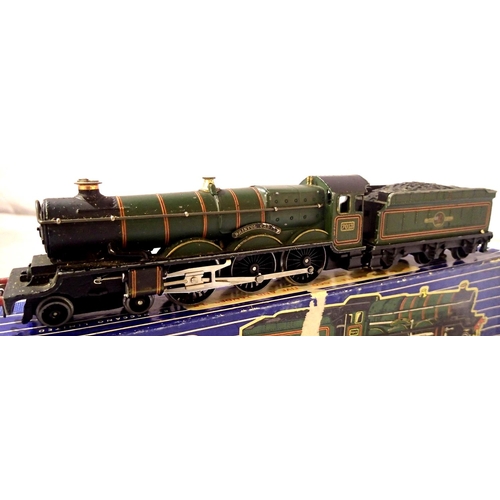 2161 - Hornby Dublo three rail Bristol Castle fair to good condition, some paint chips, damage to one one n... 